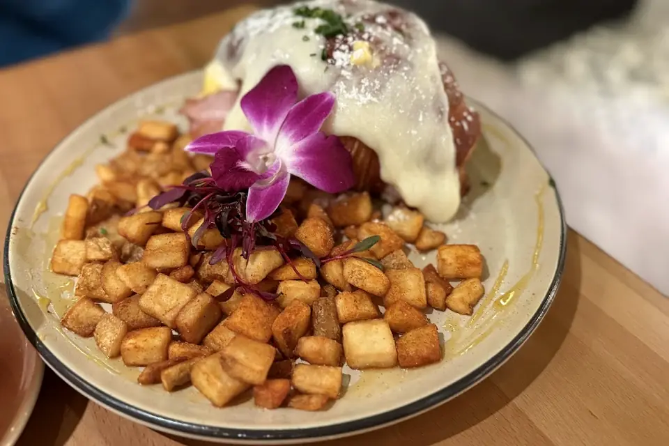 Bistrology Breakfast & Brunch.