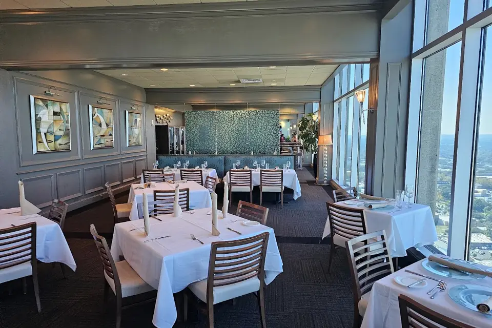Dauphin’s | Casual Fine-Dining